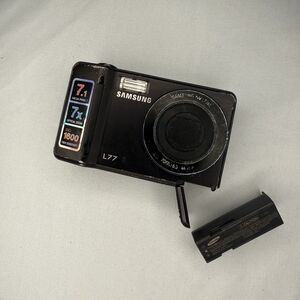 Samsung S850 Black Digital Camera 8.1MP 5X Optical Zoom Not Tested Repair/Parts?